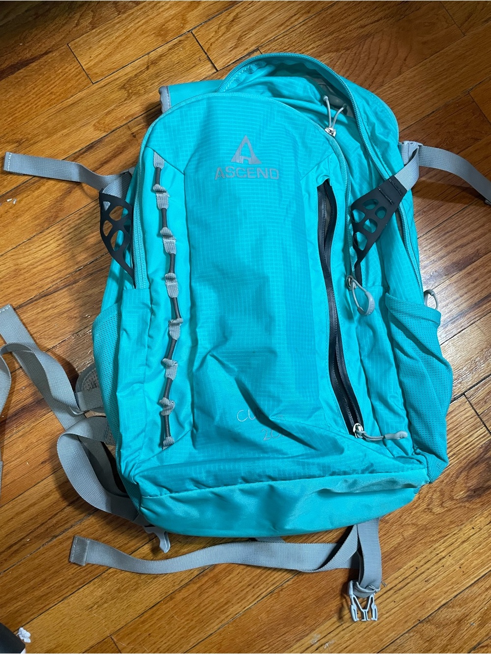 Ascend Curve Turquoise Women's 20L Hiking Backpack with 3L Water Pouch